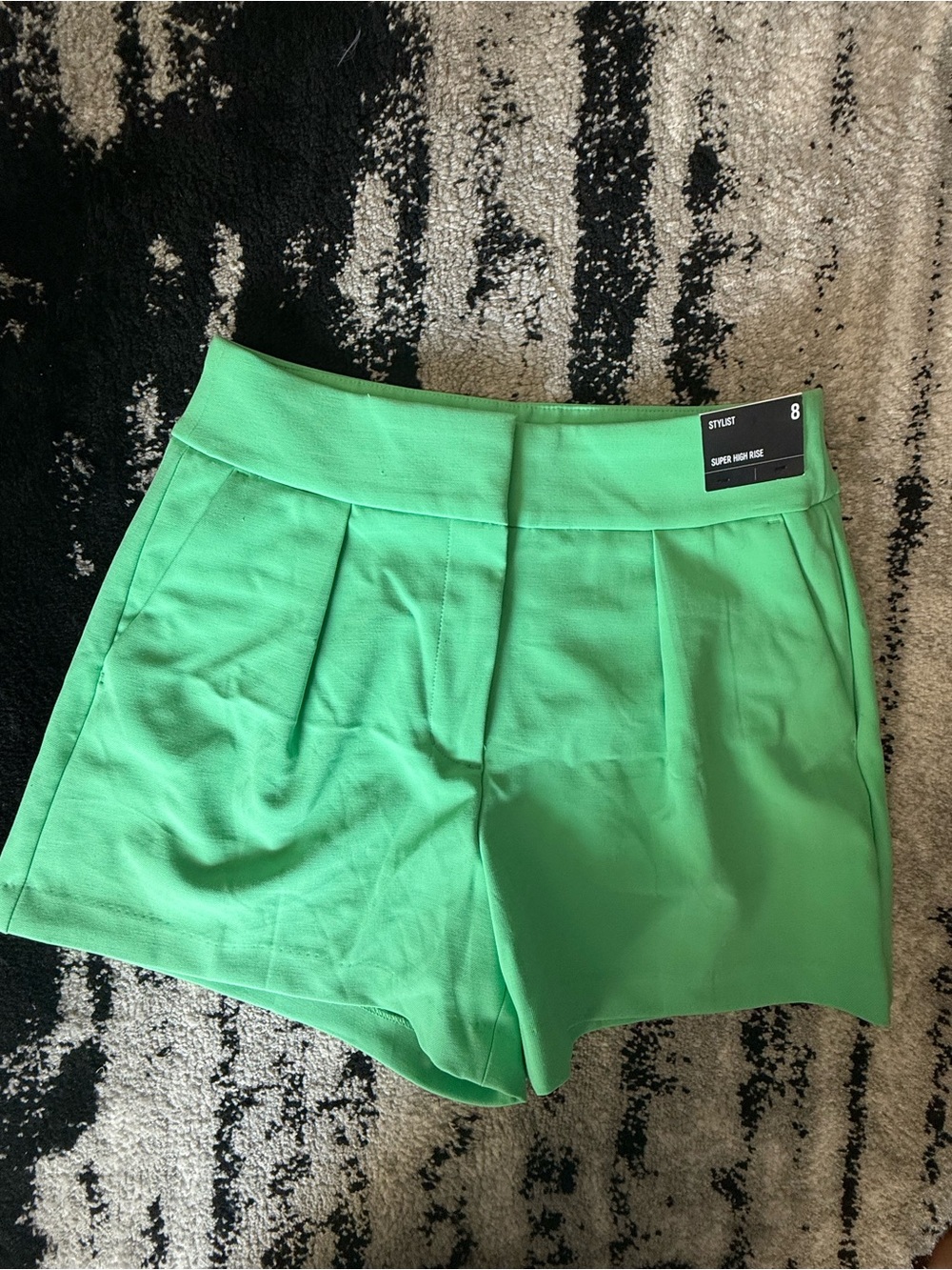 NWT Express Shorts In Style STYLIST. Size 8 Green